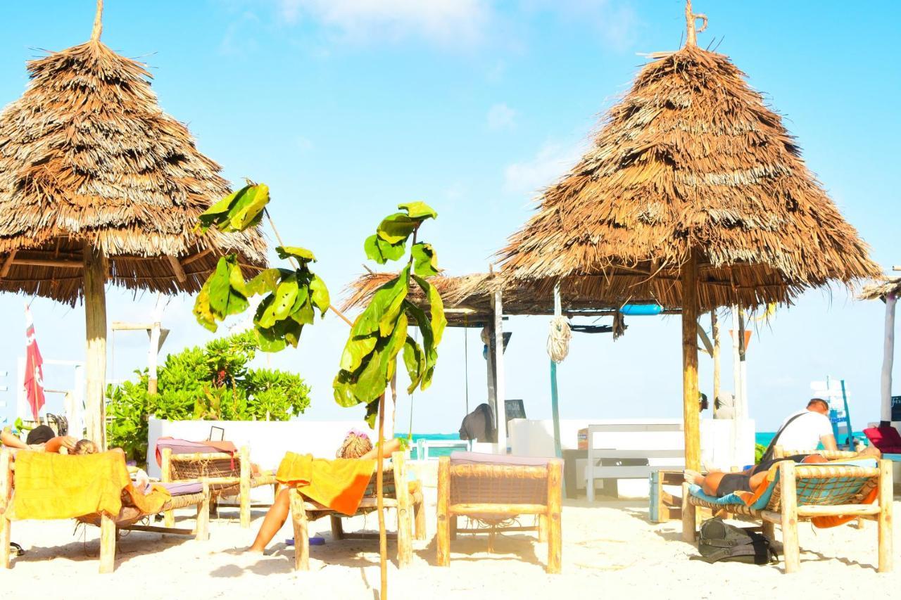 Mwananchi Bungalows Paje Esterno foto